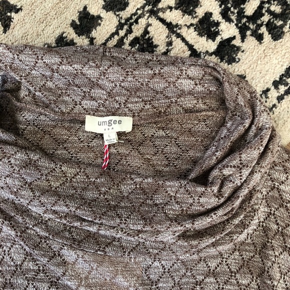 Umgee cowl neck poncho sweater L - Picture 10 of 10